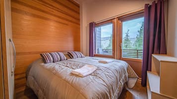 2 makuuhuonetta, silitysrauta/-lauta, ilmainen Wi-Fi, vuodevaatteet