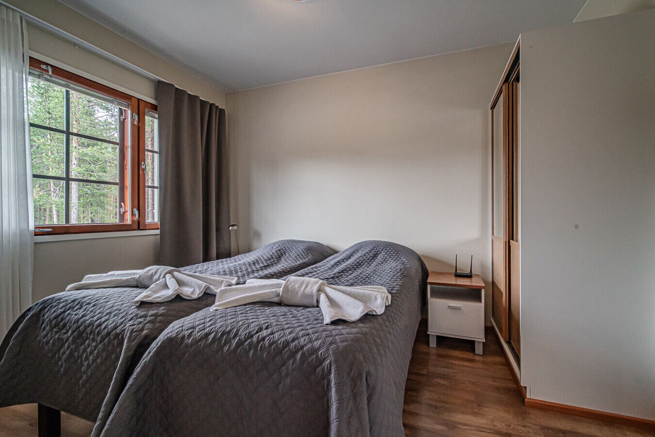 2 habitaciones, tabla de planchar con plancha y wifi gratis 