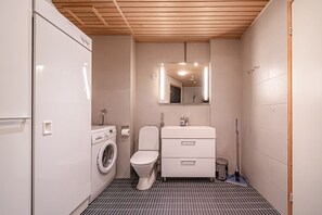 Hair dryer, towels - Nordic Alpine C5 by Aavalevi (Levi)