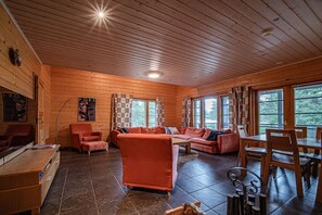 Smart-tv en een open haard