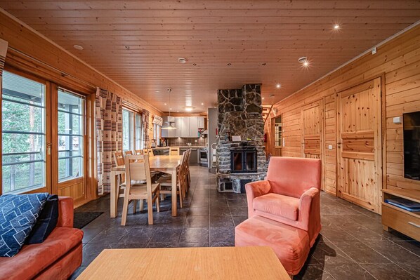 Smart-tv en een open haard