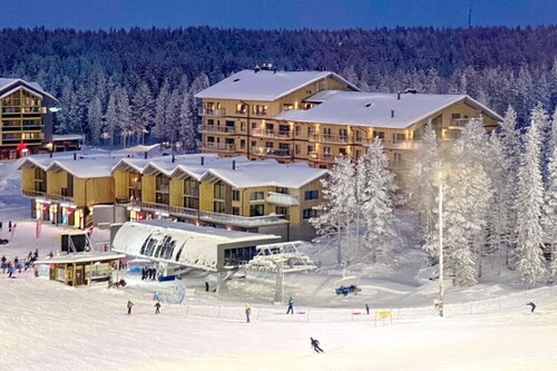 Ski Chalet C23 by Aavalevi Holidays, Ski-in/out