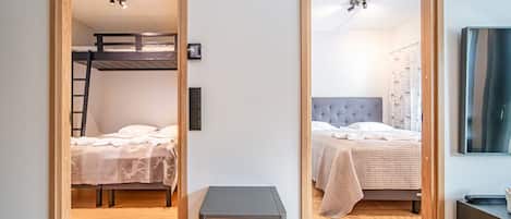 2 bedrooms, iron/ironing board, free WiFi, bed sheets