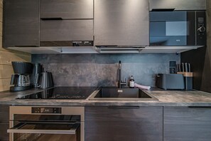 Fridge, microwave, oven, stovetop