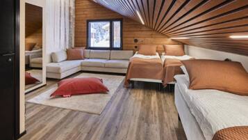 4 bedrooms, iron/ironing board, free WiFi, bed sheets