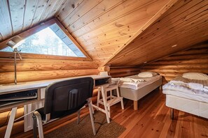 2 sovrum, skrivbord, strykjärn/strykbräda och gratis wi-fi