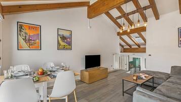 Appartamento familiare, camere multiple (Riva's Rooftop Retreat) | Interni