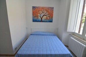 Classic Triple Room | Free WiFi, bed sheets - RESIDENZA ANTICHE MURA (Loreto)