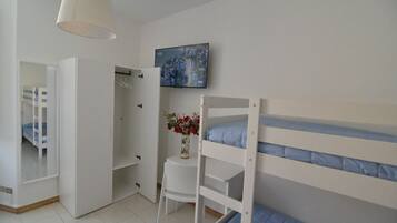 Classic-Vierbettzimmer | Kostenloses WLAN, Bettwäsche