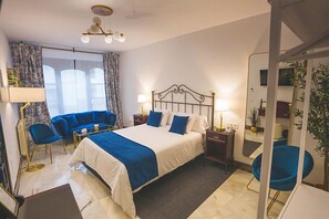 Minibar, blackout curtains, iron/ironing board, travel cot - Hotel Boutique Palacio de la Duquesa (Ronda)