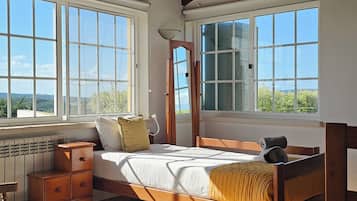 3 bedrooms, free WiFi, bed sheets