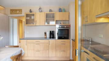 Kühlschrank, Ofen, Herdplatte, Geschirrspüler