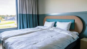 Room, 2 Twin Beds, Non Smoking | Free WiFi