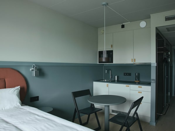 Standard Room, Multiple Beds, Non Smoking (King) | Free WiFi