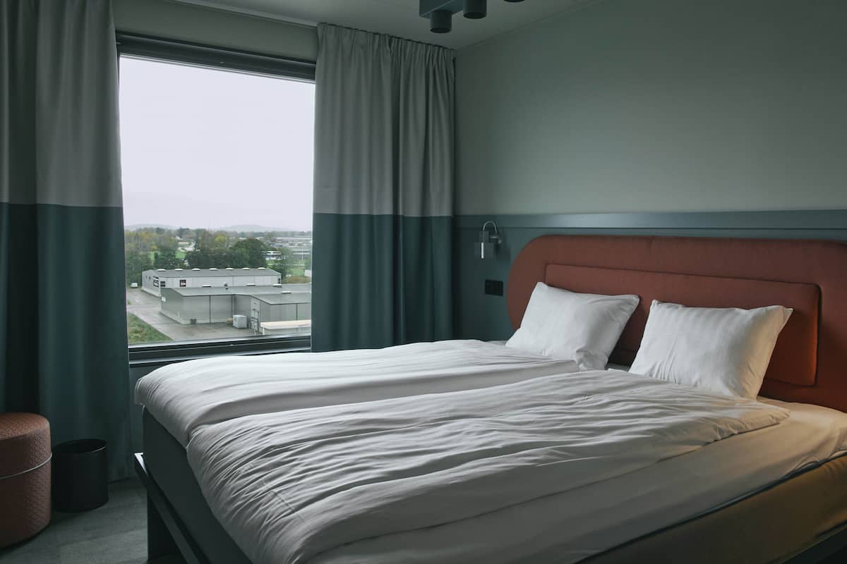 Standard Double Room, Non Smoking | Cribs (surcharge), WiFi (free), bed sheets