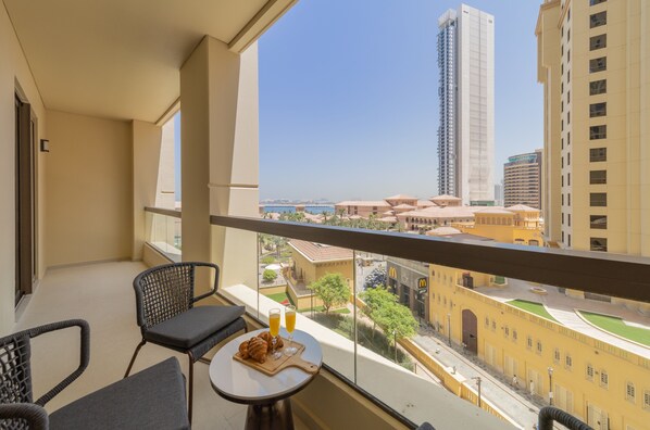 Luxury Apartment, 2 Bedrooms, Non Smoking, Sea View | Balcony - EDEN'S Homes & Villas - Seashell JBR (Dubai)