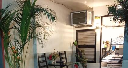 Parayno's Transient Room in Marikina with free NETFLIX / Centrally Located Place