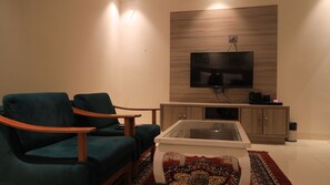 مكواة/لوح كي وواي فاي مجانًا وملاءات أسرّة