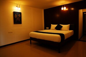 Tabla de planchar con plancha, wifi gratis y ropa de cama 