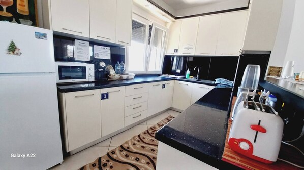 Shared Dormitory, 1 Bedroom, Smoking, Balcony | Interior