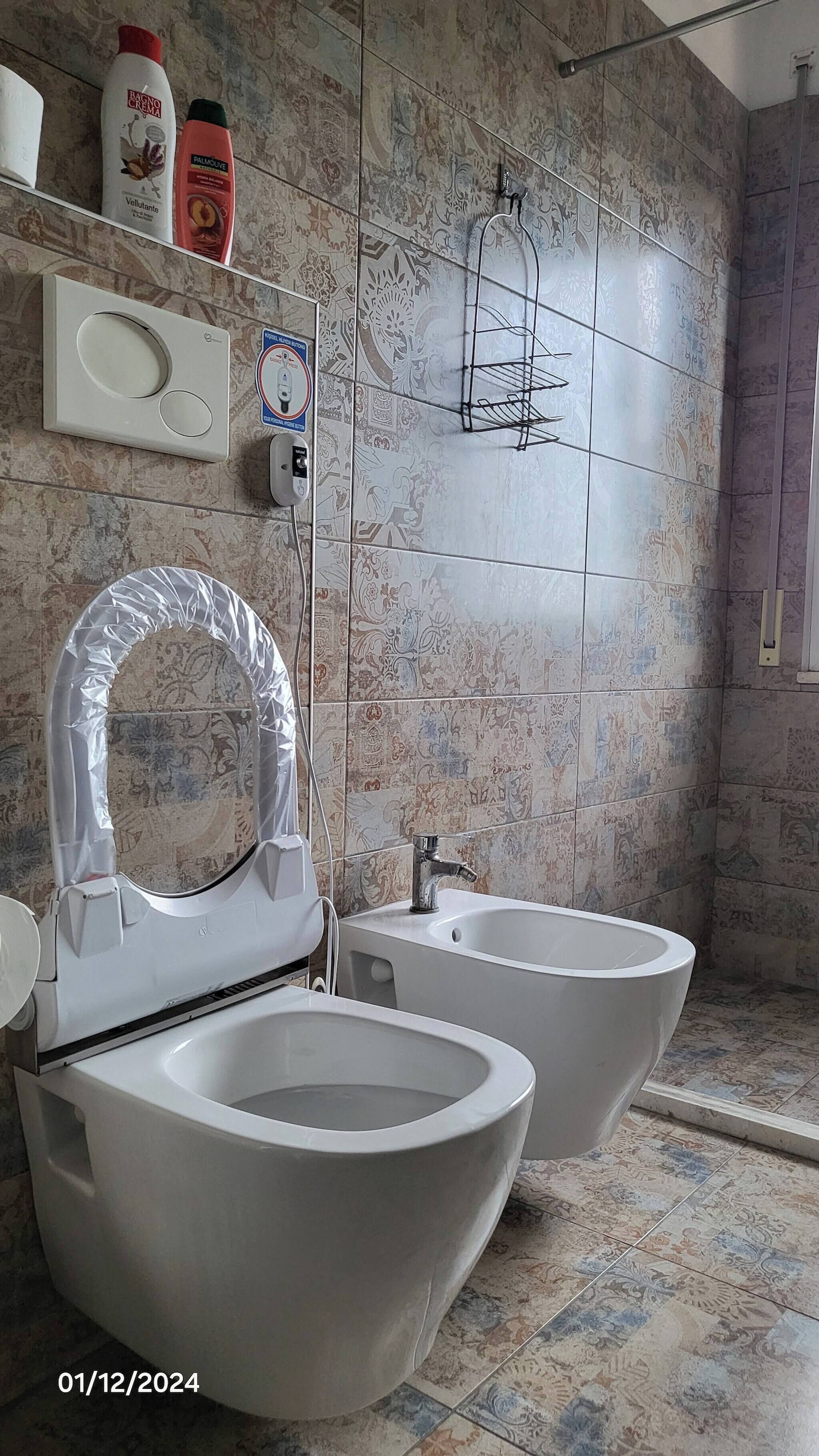 Shared Dormitory, 1 Bedroom, Smoking, Balcony | Bathroom