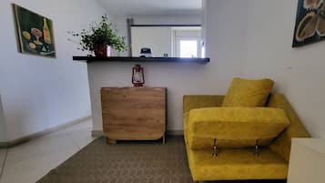 Phòng tập thể, 1 phòng ngủ, hút thuốc, ban công | Phòng khách