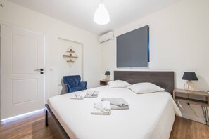 1 bedroom, desk, iron/ironing board, WiFi