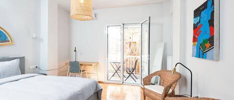 3 bedrooms, desk, iron/ironing board, WiFi