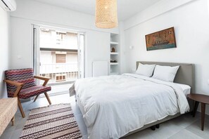 Bureau, fer et planche à repasser, Wi-Fi, draps fournis