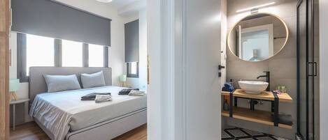 مكتب ومكواة/لوح كي وواي فاي مجانًا وملاءات أسرّة