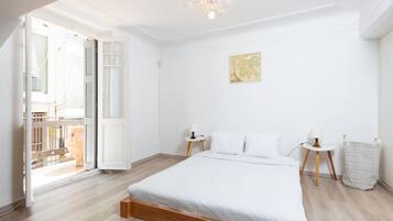 1 bedroom, desk, free WiFi, bed sheets