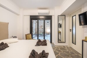1 chambre, fer et planche à repasser, Wi-Fi, draps fournis