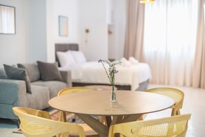 1 bedroom, desk, WiFi, bed sheets