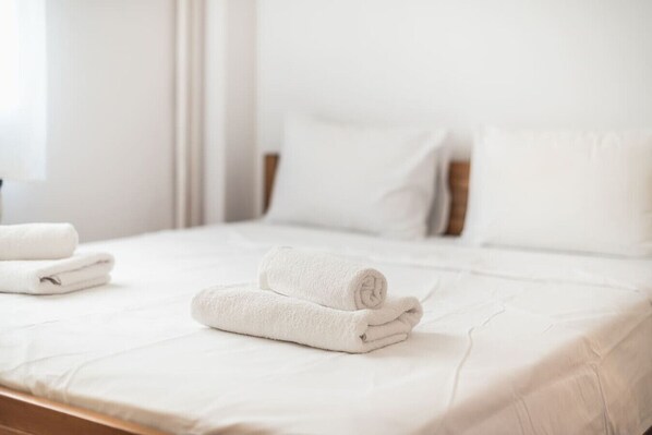 1 bedroom, desk, iron/ironing board, WiFi