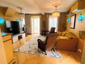 Smart TV, stereo, computer monitors