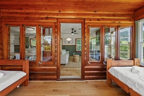 2 Schlafzimmer, Bügeleisen/Bügelbrett, Reisekinderbett, kostenloses WLAN