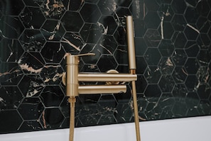 Suite, City View | Bathroom
