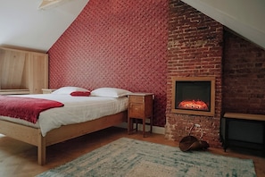 Suite, City View | Free WiFi, bed sheets