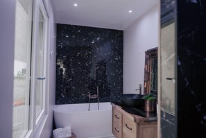 Suite, City View | Bathroom