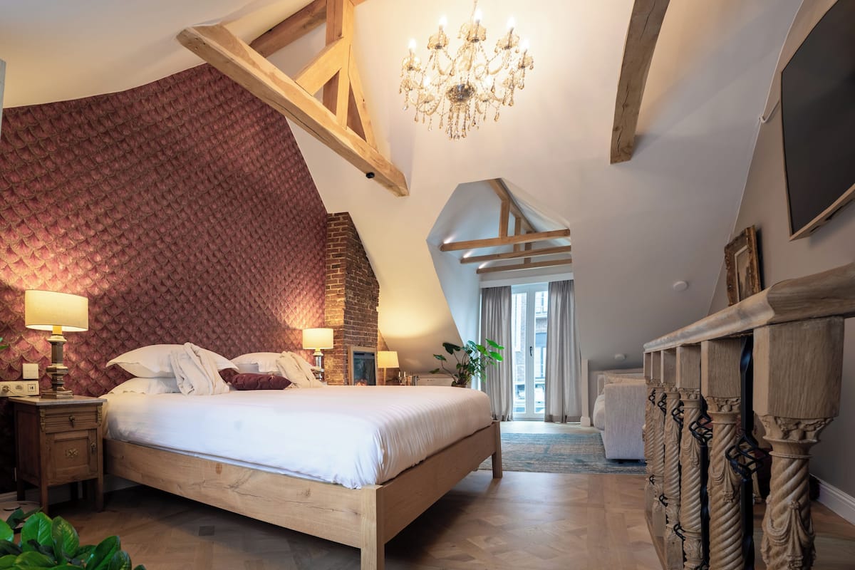 Cathedral Suite, King Bed, City View | Egyptian cotton sheets, premium bedding, pillowtop beds