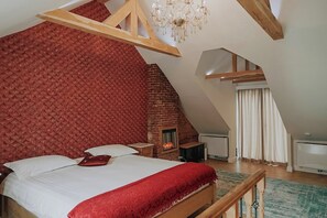 Suite, City View | Free WiFi, bed sheets - The Lovelace Residence (Bruges)