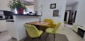 Shared Dormitory, 1 Bedroom, Smoking, Balcony | Dining room