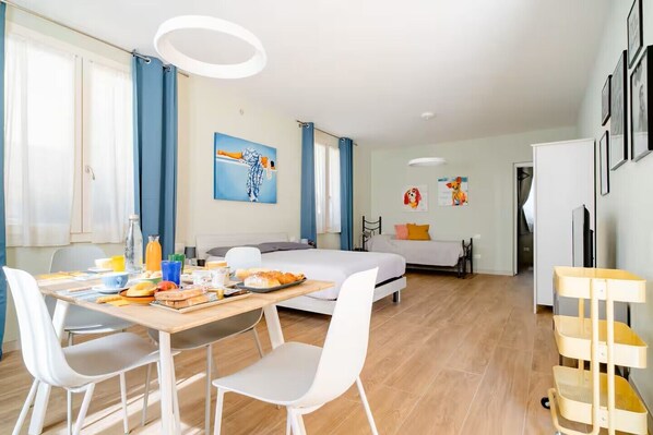 Deluxe Quadruple Room, Patio, Garden View | Free WiFi - B&B FRANCIACORTA RODENGO SAIANO (Rodengo-Saiano)