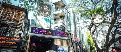 Façana frontal de l'allotjament