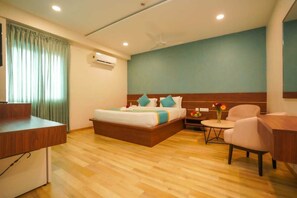 Double Room | In-room safe, iron/ironing board, free WiFi