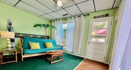House near Osage River Ideal for Group Getaways & Special Events, Sleeps up to 8