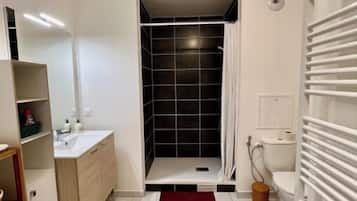 Hair dryer, towels, soap, shampoo