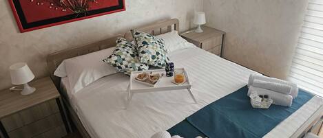 1 bedroom, in-room safe, desk, travel cot