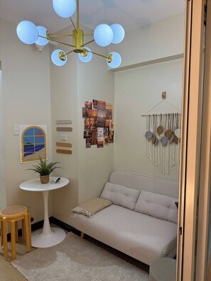 Condo, 1 Bedroom, Accessible | Living room