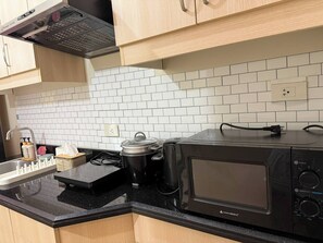 Condo, 1 Bedroom, Accessible | Interior